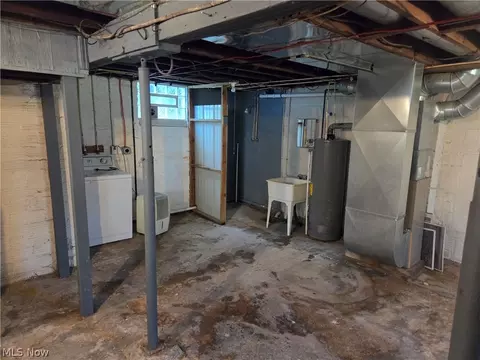 442 Garfield St, Struthers, OH 44471 photo 8