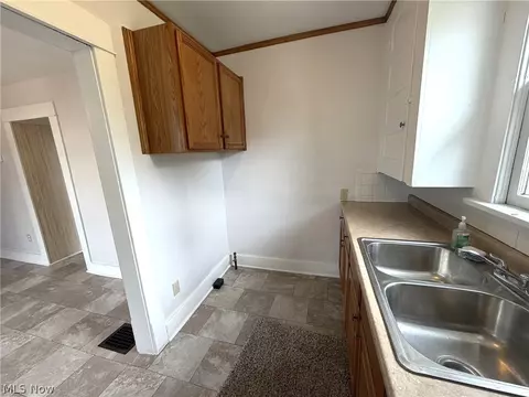 527 Columbus Ave NW, Canton, OH 44708 photo 5
