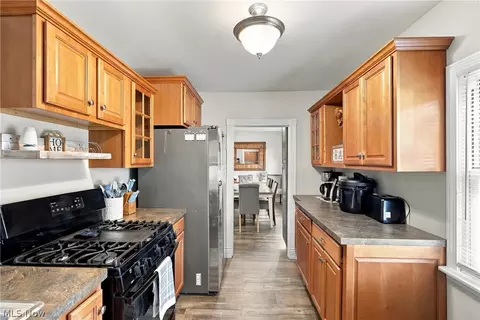 Kitchen - 1875 Perth Rd, Madison, OH 44057 photo 3 of 5