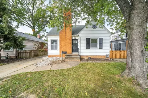 3114 W 160th St, Cleveland, OH 44111