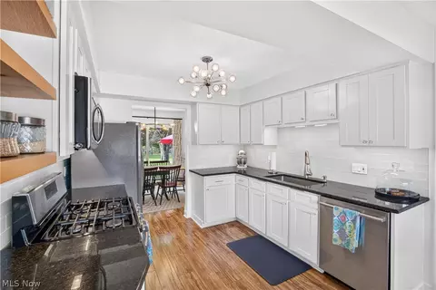 Kitchen - 35755 Solon Rd, Solon, OH 44139 photo 2 of 4