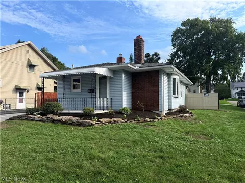 2524 Albrecht Ave, Akron, OH 44312