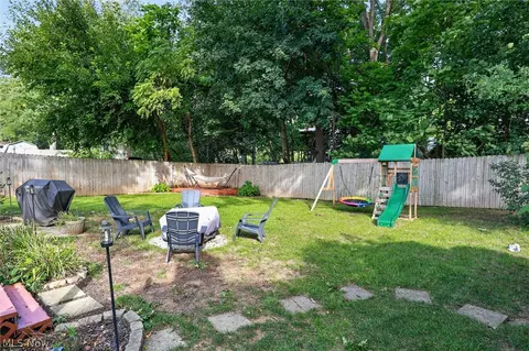 Exterior - 166 Pinewood Dr, Elyria, OH 44035 photo 5 of 15