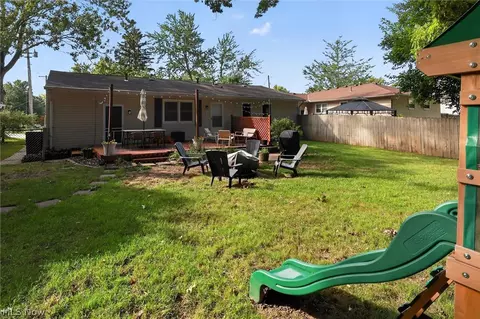 Exterior - 166 Pinewood Dr, Elyria, OH 44035 photo 12 of 15