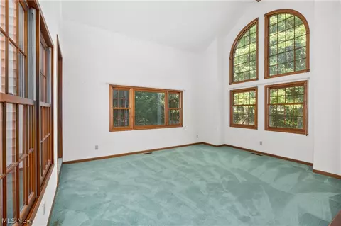 Living - 3126 Cliffside Dr, Akron, OH 44321 photo 2 of 5