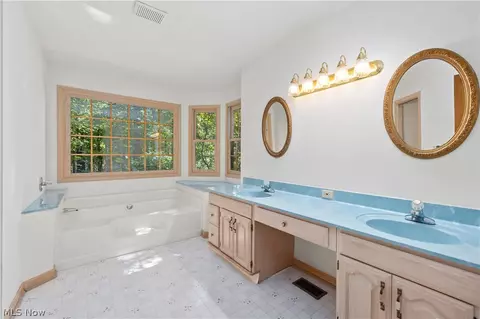Bath - 3126 Cliffside Dr, Akron, OH 44321 photo 1 of 3
