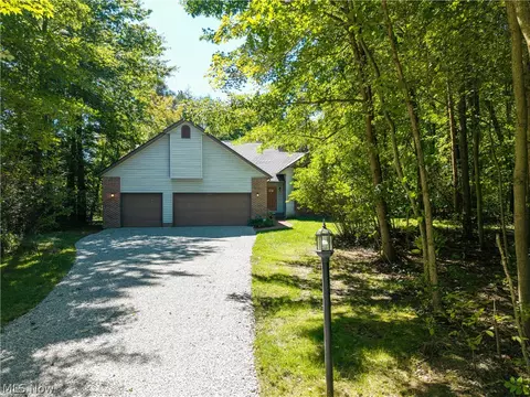 Exterior - 3126 Cliffside Dr, Akron, OH 44321 photo 2 of 6