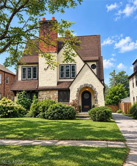 18518 Newell Rd, Shaker Heights, OH 44122