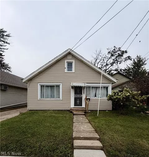 12512 Mcgowan Ave, Cleveland, OH 44135