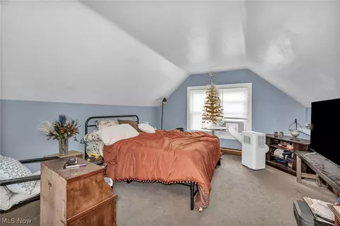 Bedroom - 174 Harold St, Akron, OH 44310 photo 6 of 9