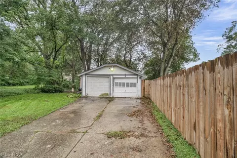 Exterior - 174 Harold St, Akron, OH 44310 photo 8 of 8