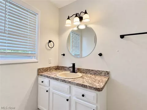 Bath - 405 Baldwin Rd, Akron, OH 44312 photo 4 of 4