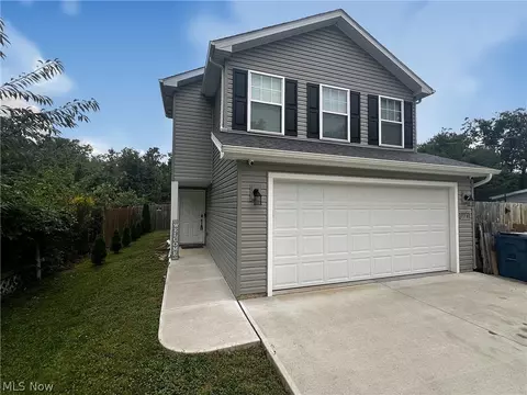 756 Hazelwood Dr, Vermilion, OH 44089