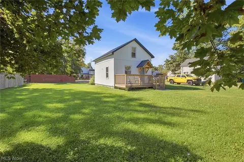 Exterior - 40 Eagle St, Madison, OH 44057 photo 2 of 6