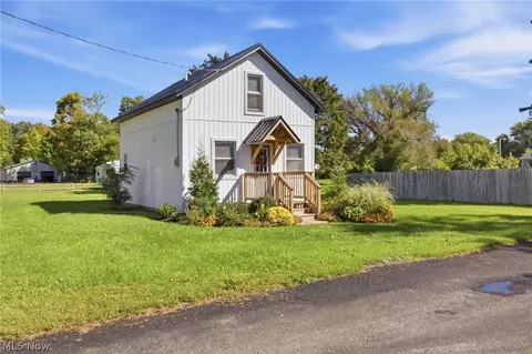 Exterior - 40 Eagle St, Madison, OH 44057 photo 3 of 6