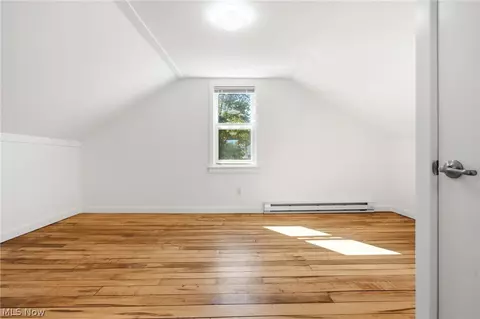 Bedroom - 40 Eagle St, Madison, OH 44057 photo 4 of 8