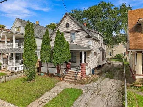 3433 W 41st St, Cleveland, OH 44109
