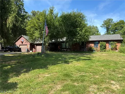 7176 Hunter Dr, Chippewa Lake, OH 44215