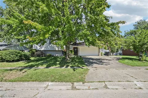 6423 Luton Ct, Dayton, OH 45424
