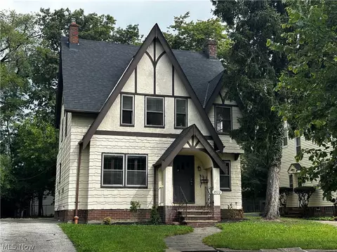3533 Cedarbrook Rd, University Heights, OH 44118