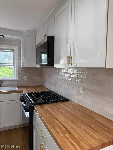 Kitchen - 7740 Tod Ave, Boardman, OH 44512 photo 3 of 3
