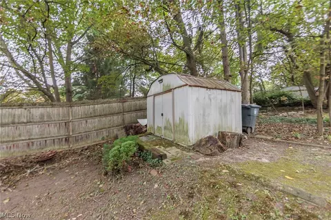 Exterior - 1305 Big Falls Ave, Akron, OH 44310 photo 4 of 8