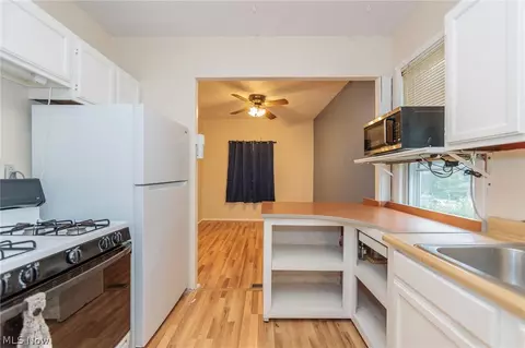 Kitchen - 1305 Big Falls Ave, Akron, OH 44310 photo 4 of 4