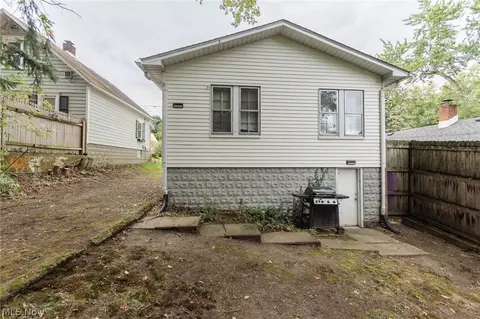 Exterior - 1305 Big Falls Ave, Akron, OH 44310 photo 6 of 8