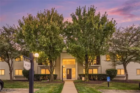 2917 N Bay Dr #M-9, Westlake, OH 44145
