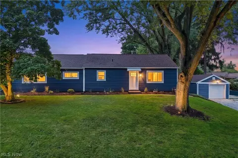 50 S Glencoe Dr, Portage Lakes, OH 44319