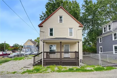 529 Hazel Pl, Akron, OH 44304