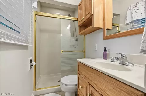 Bath - 4617 Commodore Dr, Stow, OH 44224 photo 1 of 3