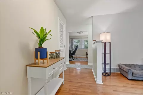 Entry Way - 4617 Commodore Dr, Stow, OH 44224 photo 1 of 2