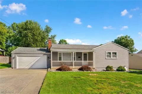 3870 Cumberland Dr, Youngstown, OH 44515