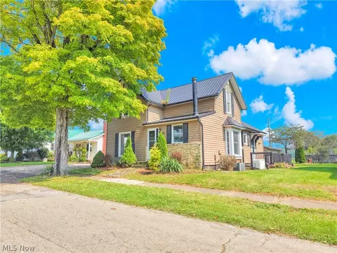 156 N Sugar St, Saint Louisville, OH 43071
