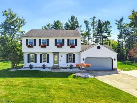 400 Seneca Ct, Avon Lake, OH 44012