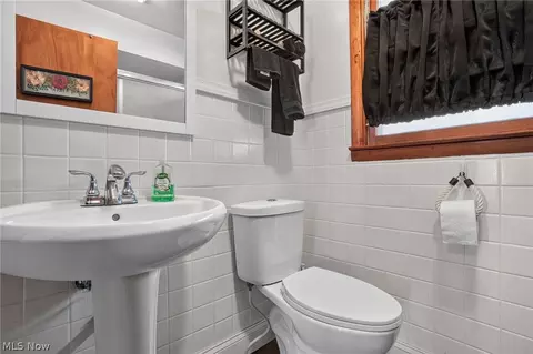 Bath - 3045 Spencer Cir E, Geneva, OH 44041 photo 1 of 3