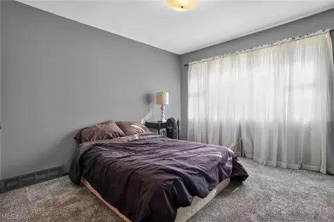 Bedroom - 3045 Spencer Cir E, Geneva, OH 44041 photo 3 of 6