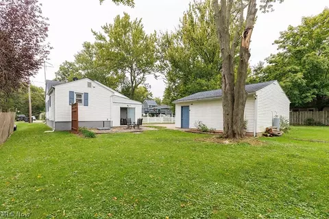 Exterior - 114 Sheriff St, Elyria, OH 44035 photo 3 of 5