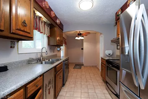 Kitchen - 114 Sheriff St, Elyria, OH 44035 photo 2 of 6