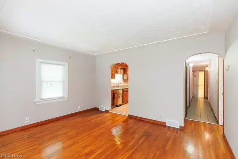 Living - 114 Sheriff St, Elyria, OH 44035 photo 3 of 6