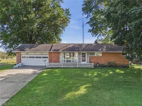 7660 Brookview St, Louisville, OH 44641