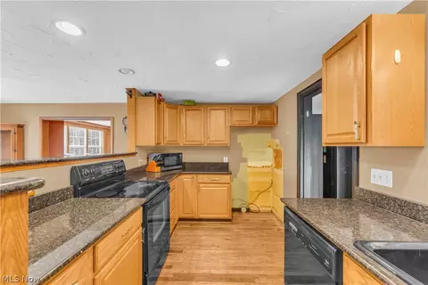 Kitchen - 4723 Everett Rd, Richfield, OH 44286 photo 1 of 4
