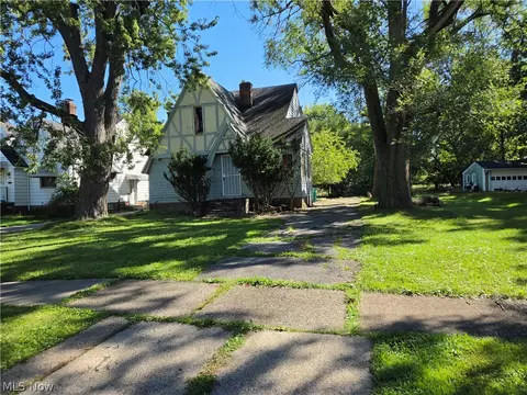 5245 Theodore St, Maple Heights, OH 44137