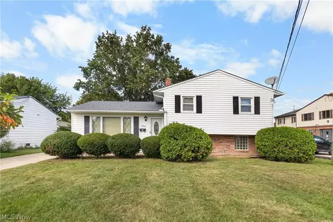 7765 Fern Dr, Mentor On The Lake, OH 44060