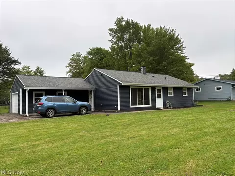 8264 Cedar Rd, Chesterland, OH 44026