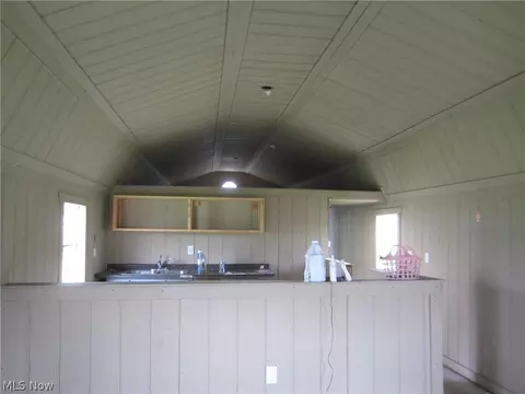 Entry Way - 928 Eastern Rd, Doylestown, OH 44230 photo 3 of 3