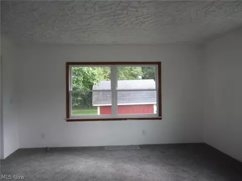 Living - 928 Eastern Rd, Doylestown, OH 44230 photo 1 of 3