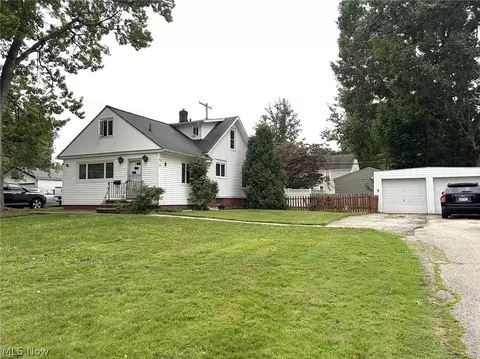 20661 Belvidere Ave, Fairview Park, OH 44126
