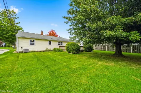 Exterior - 1016 Treelane Dr, Ashtabula, OH 44004 photo 6 of 10